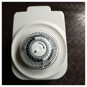Intertek 24 Hour Analog Lamp Timer